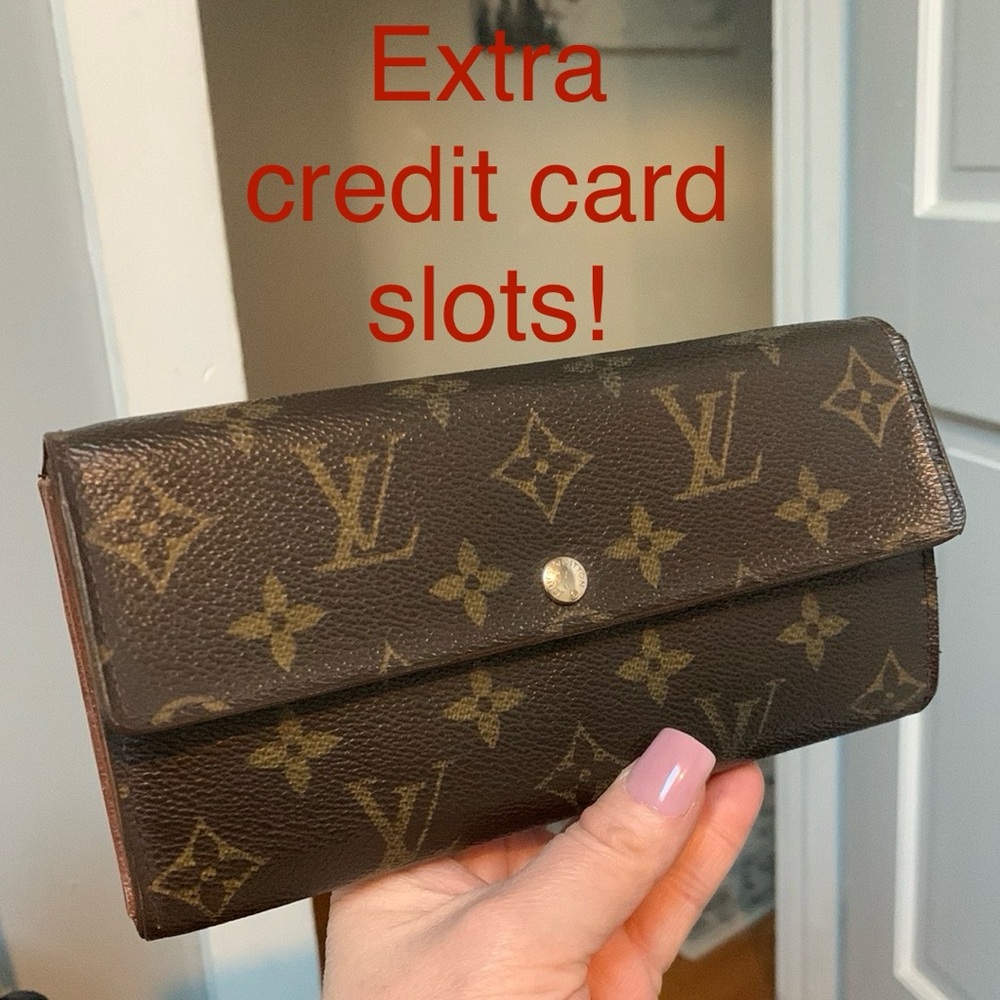 2007 Authentic Louis Vuitton Sarah wallet with extra credit card slots plus bag